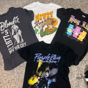 Graphic Tee bundle